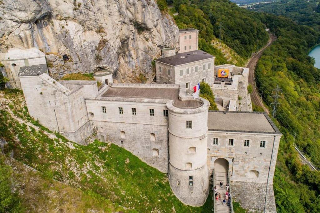 Apartmán Proche Gare, Cosy, Courte Et Moyenne Duree Bellegarde-sur-Valserine Exteriér fotografie